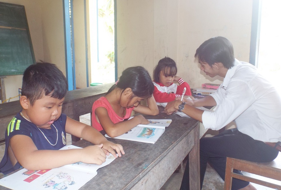 Nhiều khó khăn về điện, nước tại 2 điểm trường phụ trên Vịnh Nha Trang - 1 Nhiều khó khăn về điện, nước tại 2 điểm trường phụ trên Vịnh Nha Trang - 1