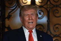 Cơn đau đầu mới của ông Trump: Trả hàng trăm triệu USD tiền phạt ra sao?