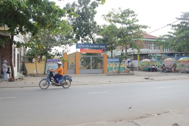 Bắt cóc học sinh tiểu học để… lột vàng