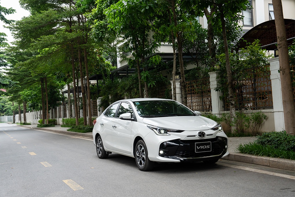 Tháng cuối nhận ưu đãi kép tới 100% lệ phí trước bạ khi mua xe Toyota - 2