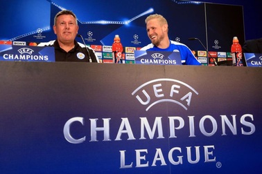 Leicester “thét giá” cao bảo vệ thủ thành Kasper Schmeichel