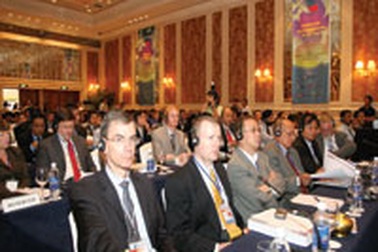 Không thể dựa mãi vào giá nhân công