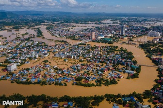 Mỹ nâng mức viện trợ khẩn cấp giúp Việt Nam khắc phục hậu quả bão lũ