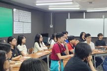 Điểm thi lớp 10 trung bình của học sinh THCS Cầu Giấy là 43,18