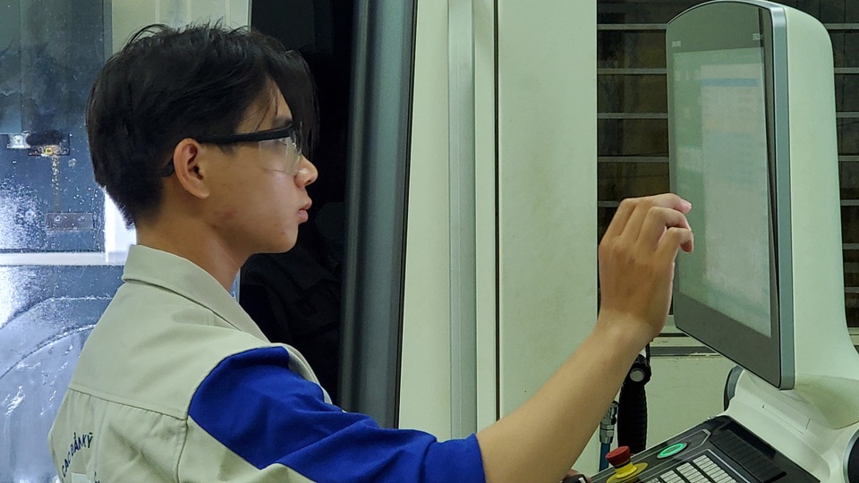 Tìm kiếm những thợ trẻ “vàng” từ cuộc so tài kỹ năng nghề - 3 Tìm kiếm những thợ trẻ “vàng” từ cuộc so tài kỹ năng nghề - 3