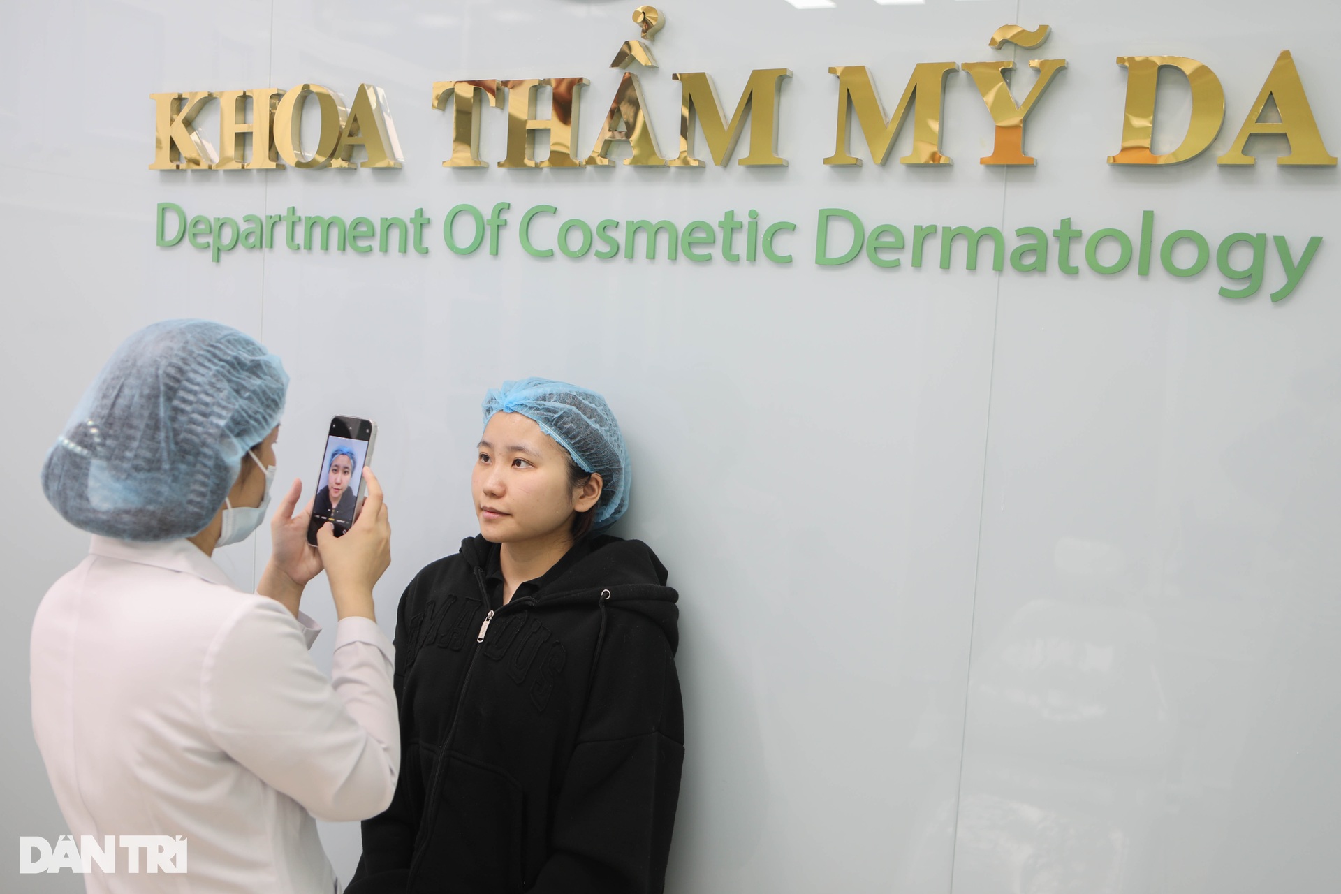 Gen Z chi gần 10 triệu để tiêm filler làm đầy hốc mắt - 11 Gen Z chi gần 10 triệu để tiêm filler làm đầy hốc mắt - 11