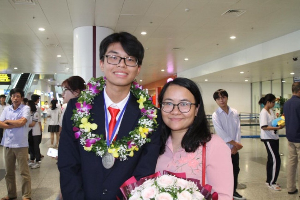 Cô giáo tiếp lửa đam mê môn Hóa học - 1 Cô giáo tiếp lửa đam mê môn Hóa học - 1