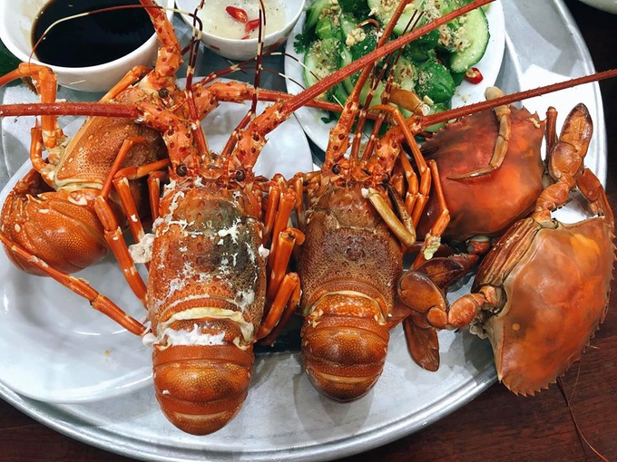 "Giải cứu" tôm hùm bạn nhớ đừng phạm sai lầm này khi ăn kẻo vừa mất hết chất bổ, vừa "hạ độc" cơ thể nhanh khủng khiếp - Ảnh 3. "Giải cứu" tôm hùm bạn nhớ đừng phạm sai lầm này khi ăn kẻo vừa mất hết chất bổ, vừa "hạ độc" cơ thể nhanh khủng khiếp - Ảnh 3.