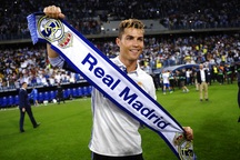 C.Ronaldo cân bằng kỷ lục ghi bàn vĩ đại của Messi