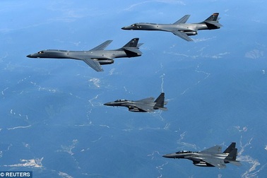 Máy bay chiến đấu Mỹ đổ dồn về Hàn Quốc