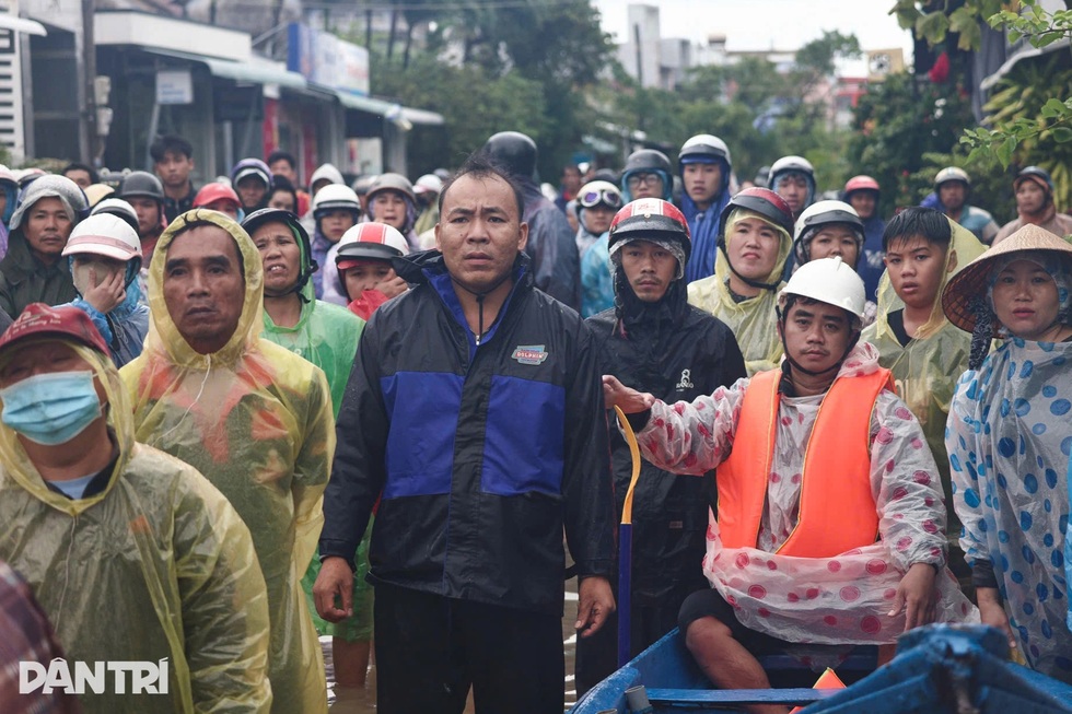 Những tấm lòng khắc khoải hướng về miền Trung - 1