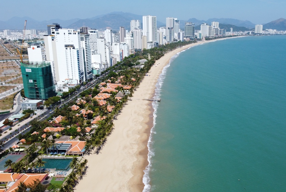 Lãnh đạo Khánh Hòa nói gì về các nhà hàng chắn biển Nha Trang? - 1 Lãnh đạo Khánh Hòa nói gì về các nhà hàng chắn biển Nha Trang? - 1