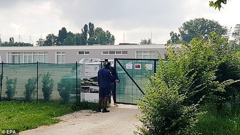 Ngựa chứng Balotelli bị đuổi về trong buổi tập của CLB Brescia - 1 Ngựa chứng Balotelli bị đuổi về trong buổi tập của CLB Brescia - 1