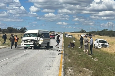 Thủ tướng Namibia gặp tai nạn xe hơi