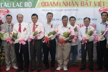 Ra mắt Câu lạc bộ Doanh nhân Đất Việt khu vực ĐBSCL