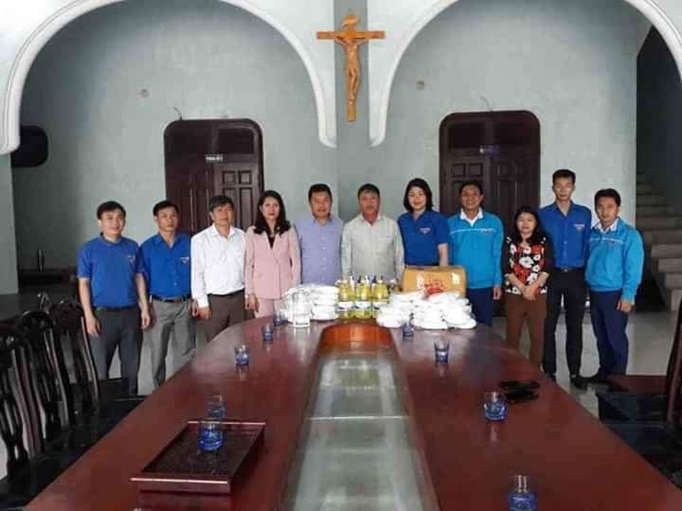 Tuổi trẻ Nghệ An đồng diễn ấn tượng màn “đánh giặc corona” - 11 Tuổi trẻ Nghệ An đồng diễn ấn tượng màn “đánh giặc corona” - 11