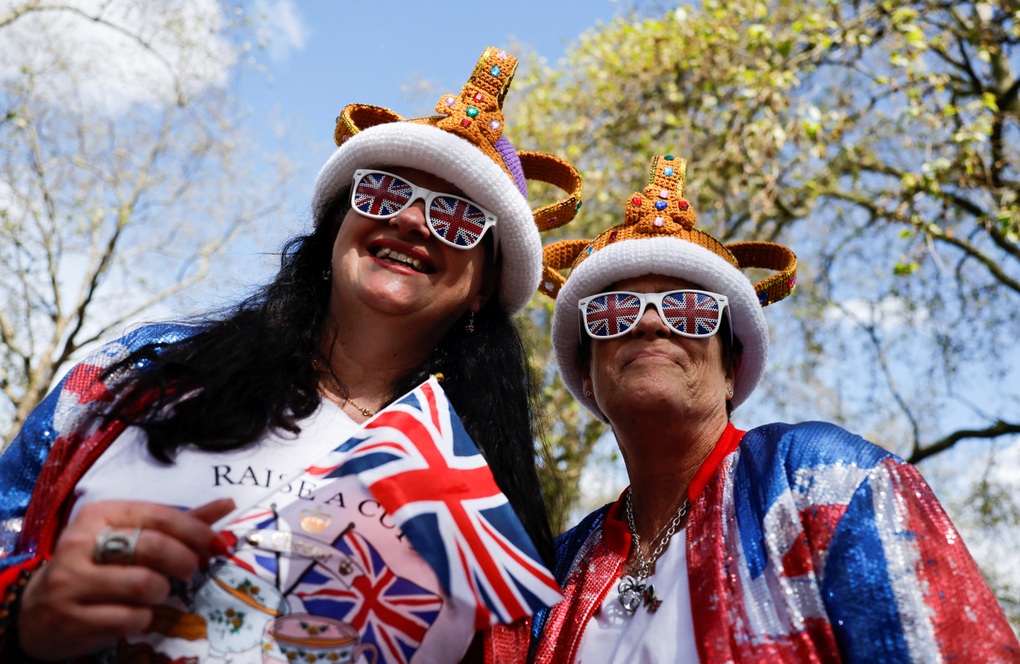 2023-05-05T144055Z_1038410222_RC2ES0AM3FJW_RTRMADP_3_BRITAIN-ROYALS-CORONATION.JPG dang quang_Reuters