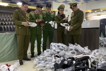 Truy quét chuỗi AE Shop ở nhiều tỉnh, thu giữ số lượng lớn hàng hiệu "dởm"