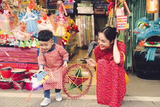 Làm mẹ đơn thân, Dương Cẩm Lynh cố vun vén cho con một tuổi thơ êm đẹp - Ảnh 3. Làm mẹ đơn thân, Dương Cẩm Lynh cố vun vén cho con một tuổi thơ êm đẹp - Ảnh 3.