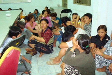 Phá sòng bạc “tại gia”, thu gần 400 triệu đồng