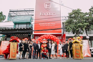 Tưng bừng khai trương chi nhánh đại diện phụ kiện điện thoại Earldom miền Trung