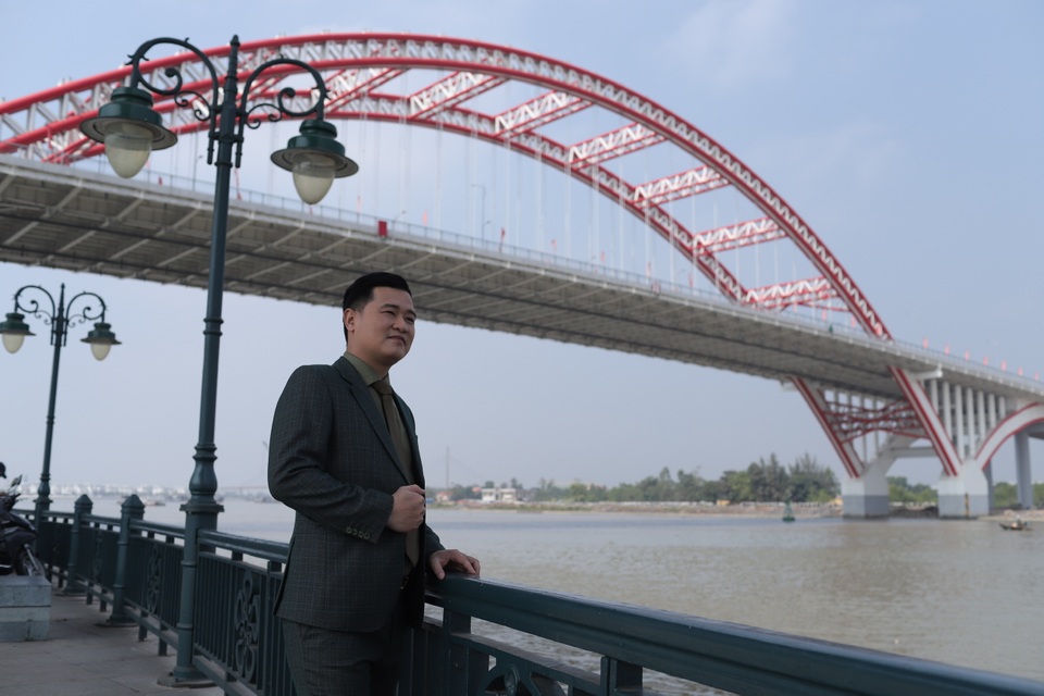 Thanh Tuấn ra mắt MV Hải Phòng quê hương tôi - 2 Thanh Tuấn ra mắt MV Hải Phòng quê hương tôi - 2
