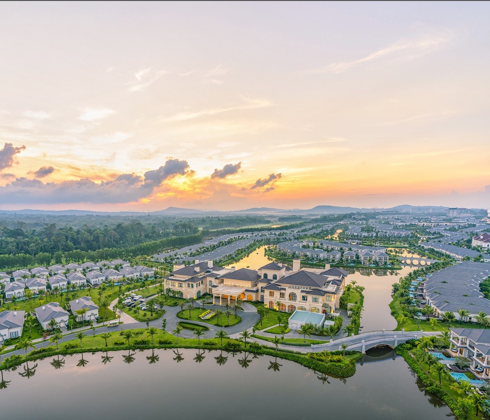 Bất động sản nghỉ dưỡng hàng hiệu Phú Quốc thu hút nhà đầu tư - 1