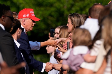 Tác động của "Đạo luật to đẹp” đến tầng lớp lao động Mỹ