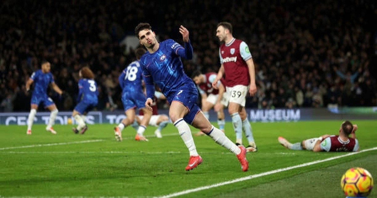 Tranh cãi bàn gỡ hòa của Chelsea trước West Ham