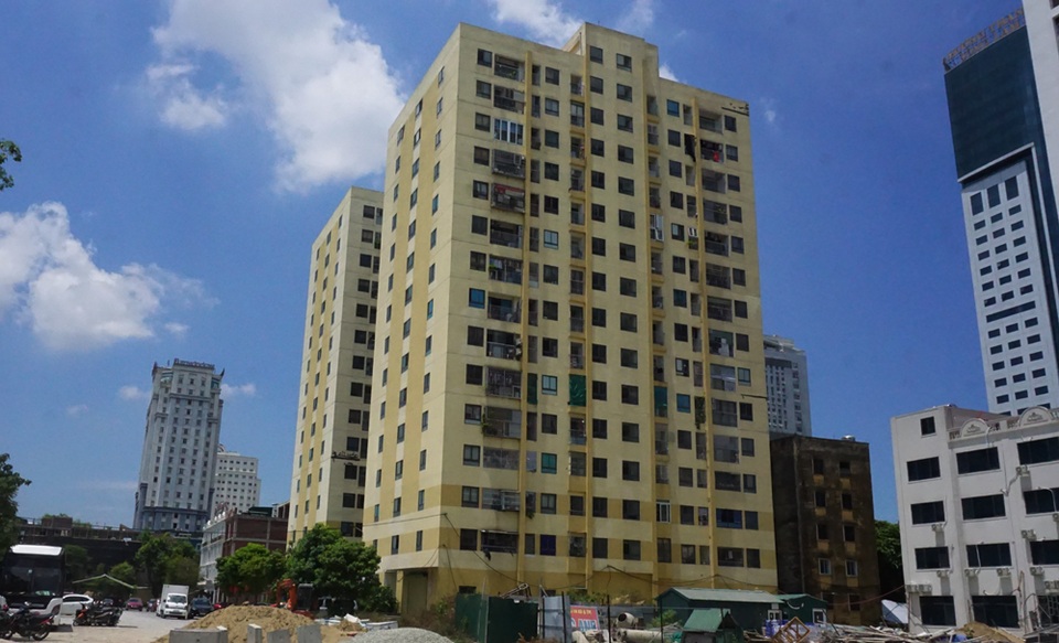 Chủ đầu tư nhờ chính quyền đuổi người dân khỏi chung cư chưa bàn giao! - 1 Chủ đầu tư nhờ chính quyền đuổi người dân khỏi chung cư chưa bàn giao! - 1