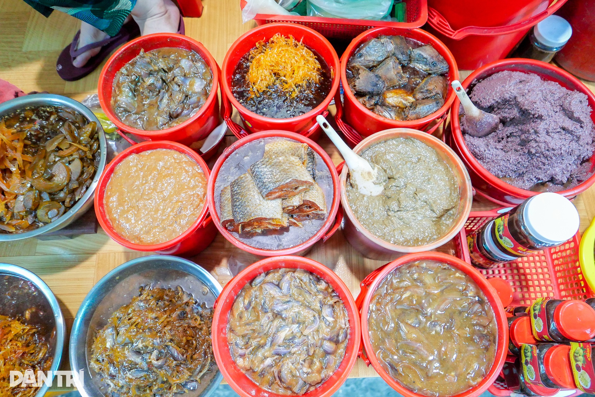 Khu chợ được ví như vương quốc mắm, bán đặc sản mùa nước nổi rẻ bèo - 4 Khu chợ được ví như vương quốc mắm, bán đặc sản mùa nước nổi rẻ bèo - 4