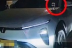 Độ đèn ô tô gây chói mắt người đi đường, tài xế taxi bị phạt tiền