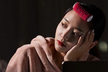 Logic làm đẹp khác lạ phía sau trào lưu cuốn lô ra đường của Gen Z Hàn Quốc