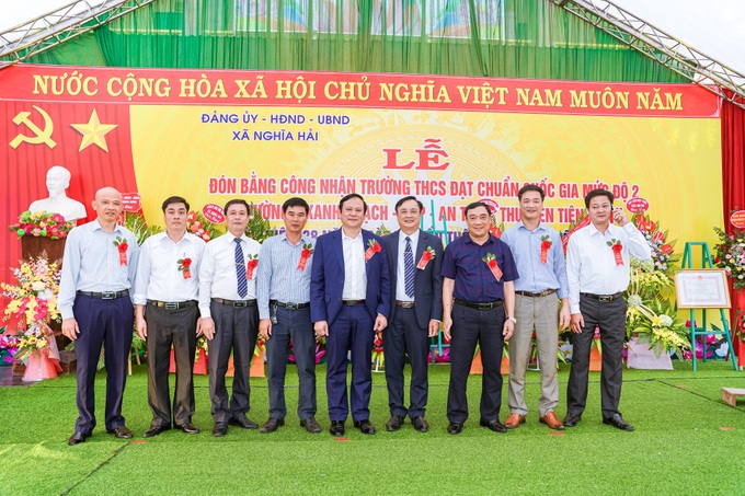 Trường THCS Nghĩa Hải đón nhận Bằng công nhận trường đạt chuẩn Quốc gia mức độ 2 - Ảnh 11.