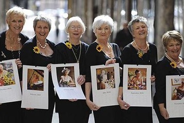 Xem các “mẫu” nữ U80 trút bỏ xiêm y