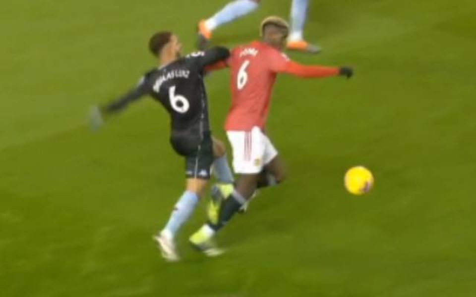 Tranh cãi nảy lửa tình huống Man Utd hưởng phạt đền - 1 Tranh cãi nảy lửa tình huống Man Utd hưởng phạt đền - 1