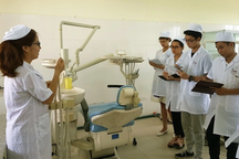 Yêu cầu ba trường Cao đẳng y dược báo cáo về nghi vấn "đào tạo dối trá"