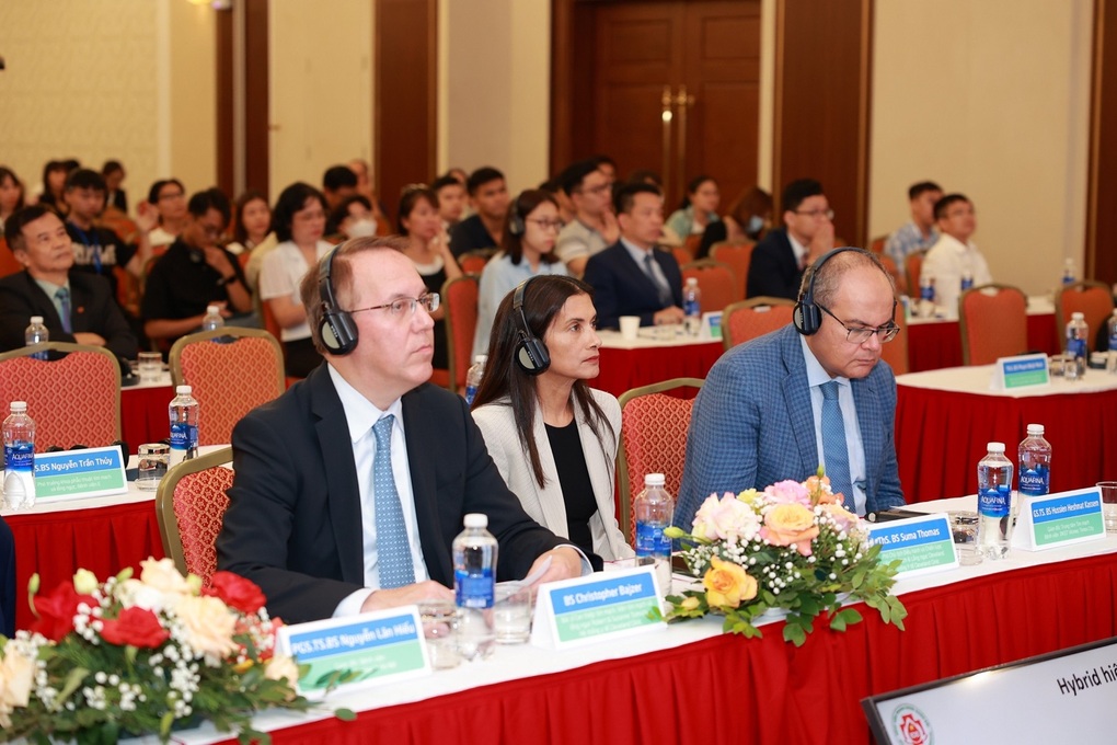 Điều trị bệnh tim mạch tại Vinmec được hội chẩn với chuyên gia thế giới - 2 Điều trị bệnh tim mạch tại Vinmec được hội chẩn với chuyên gia thế giới - 2