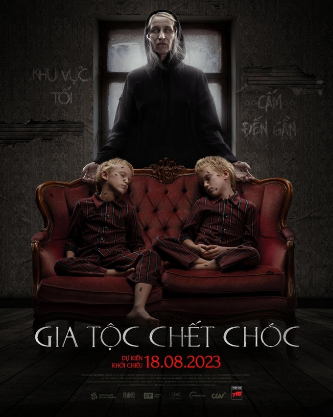 POSTER GIA TỘC CHẾT CHÓC