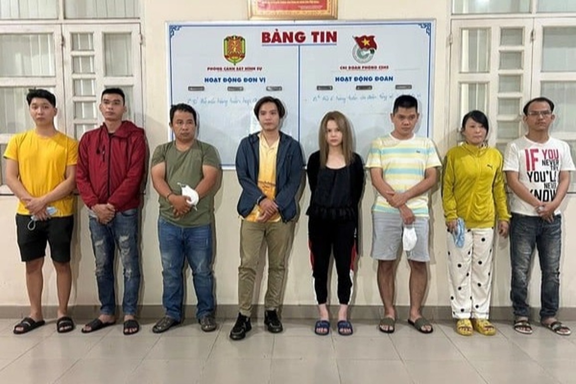 Tú ông quản lý gần 200 gái bán dâm, thu lợi hơn 1 tỷ đồng mỗi tháng - 1 Tú ông quản lý gần 200 gái bán dâm, thu lợi hơn 1 tỷ đồng mỗi tháng - 1