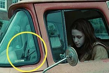 Những “hạt sạn” khó tin trong các phim bom tấn