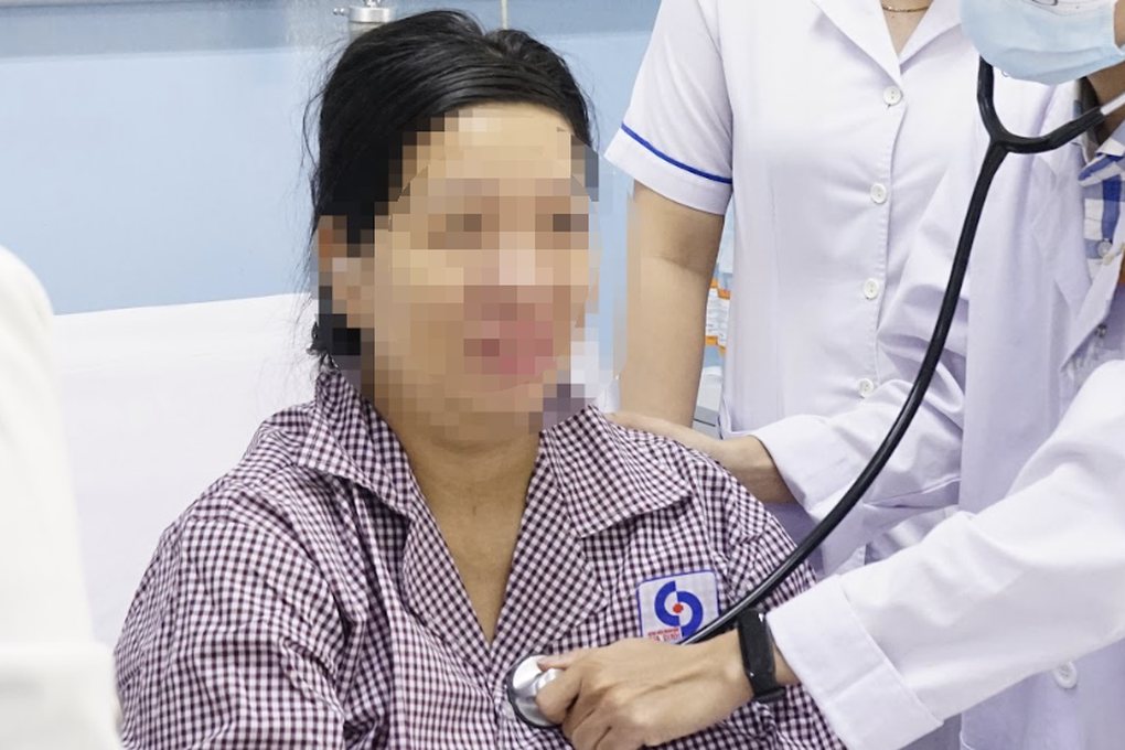 Người mẹ liên tiếp ngưng tim tại 2 bệnh viện sau khi sinh con - 1