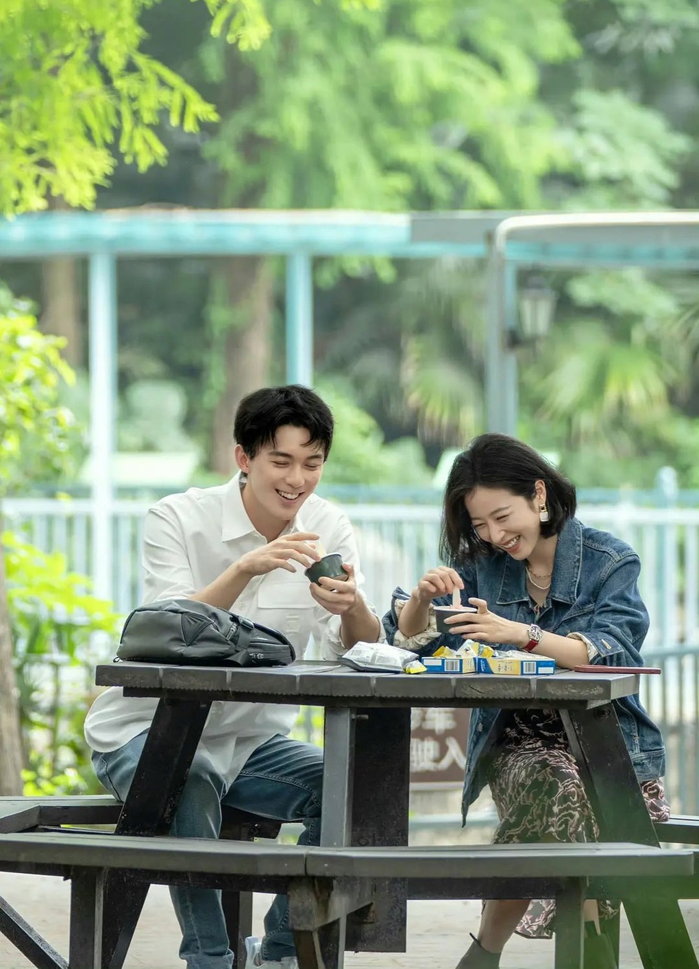 Thổn thức với chuyện tình chị em ngọt ngào giữa Ngô Lỗi và Châu Vũ Đồng - 2 Thổn thức với chuyện tình chị em ngọt ngào giữa Ngô Lỗi và Châu Vũ Đồng - 2