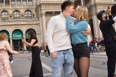 Vừa đến trời Tây vài tiếng, "dở khóc dở cười" gặp phải lừa đảo 2 lần