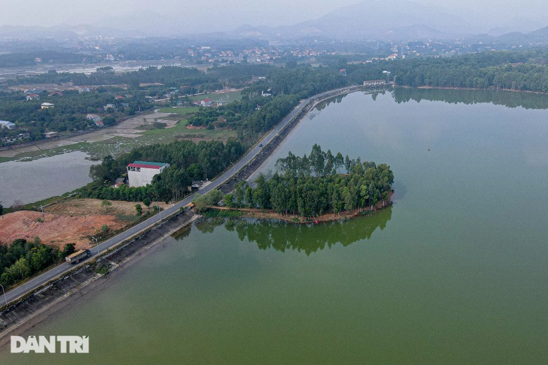 Đổi gió đi cắm trại, ăn đồ nướng tại hồ rộng 5,25 km2 gần Hà Nội