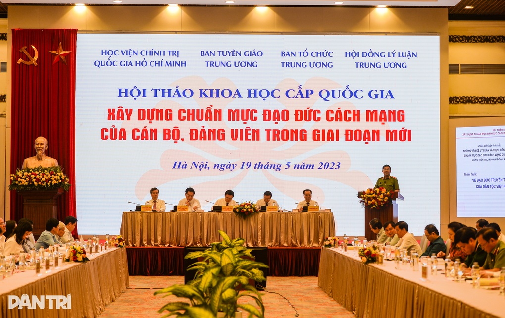 Nhiều cán bộ vì danh lợi cá nhân mà bất chấp kỷ luật Đảng - 2 Nhiều cán bộ vì danh lợi cá nhân mà bất chấp kỷ luật Đảng - 2