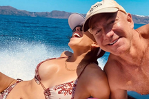 Bạn gái tỷ phú Jeff Bezos tiết lộ lý do cặp đôi quấn quýt không rời