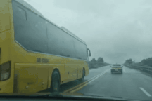 Xử phạt tài xế điều khiển ô tô khách đi sang làn ngược chiều trên cao tốc