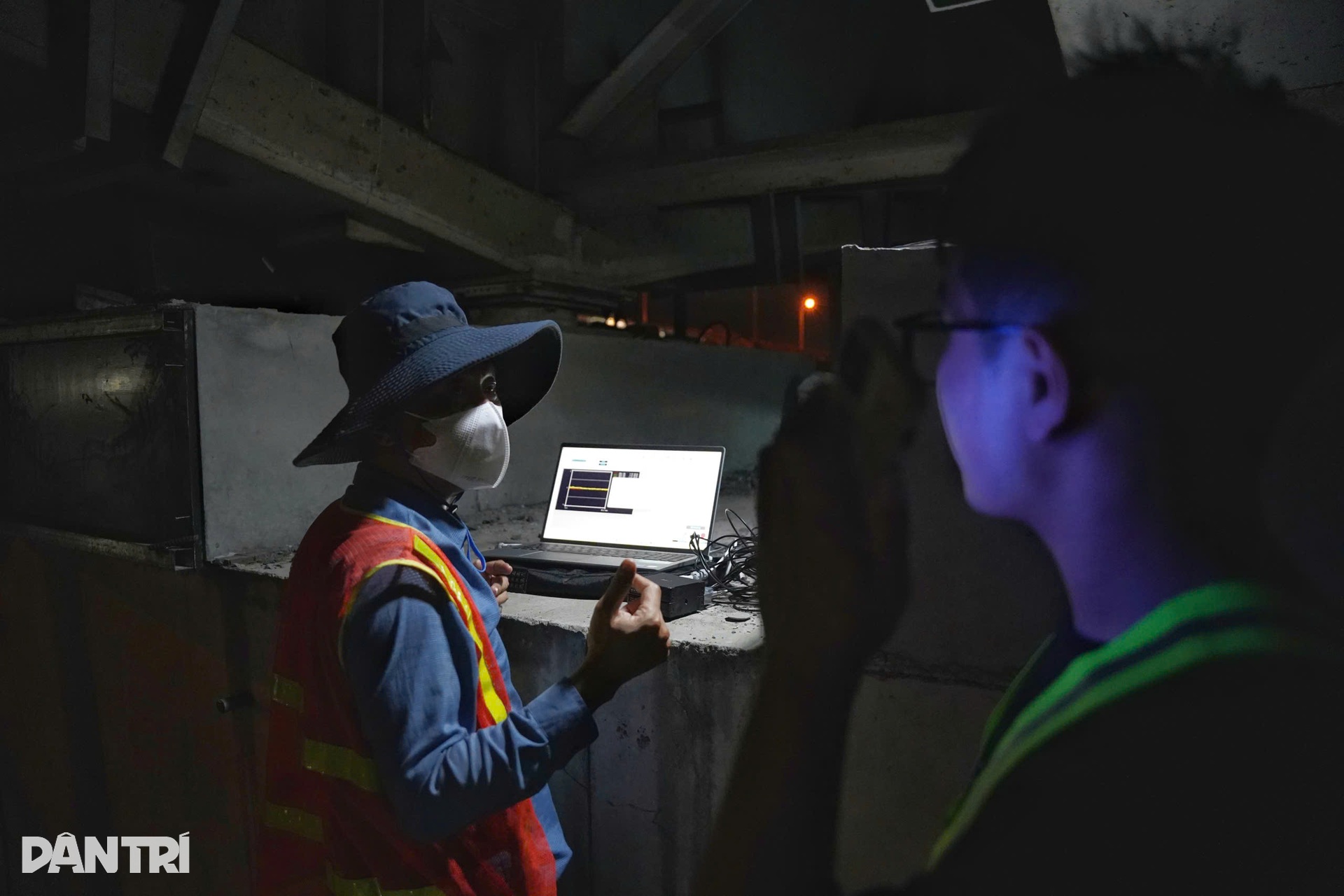 Huy động 12 xe tải thử độ bền cầu Bình Triệu 1 ở TPHCM - 7