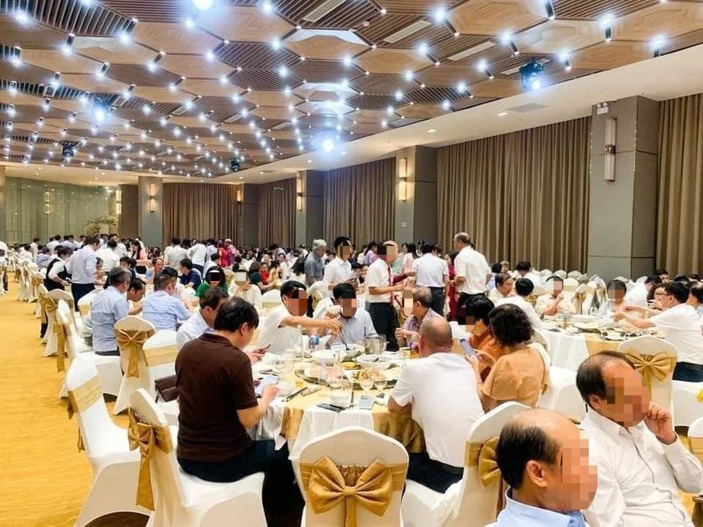 Nguyên Giám đốc CDC Quảng Ninh nói gì về bữa tiệc chia tay ồn ào? - 2 Nguyên Giám đốc CDC Quảng Ninh nói gì về bữa tiệc chia tay ồn ào? - 2